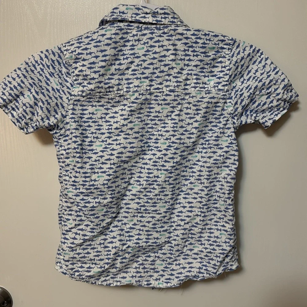 OshKosh B'gosh Blue and White Patterned Shirt Size 7